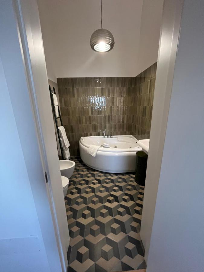 Palazzo Lamantea Boutique Rooms Bisceglie Eksteriør billede